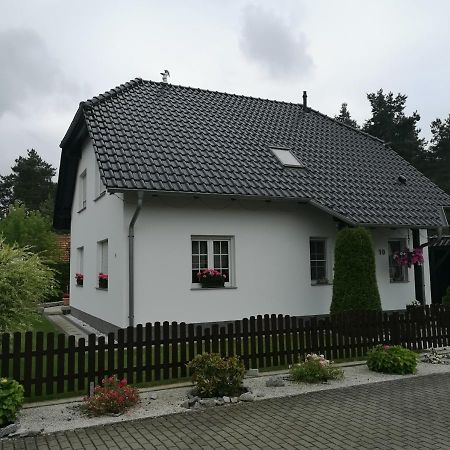 Gaestezimmer Im Bewohnten Efh Mit Pool Und Garten Ziltendorf المظهر الخارجي الصورة