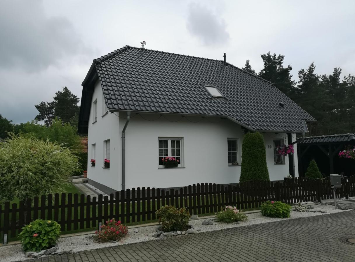 Gaestezimmer Im Bewohnten Efh Mit Pool Und Garten Ziltendorf المظهر الخارجي الصورة