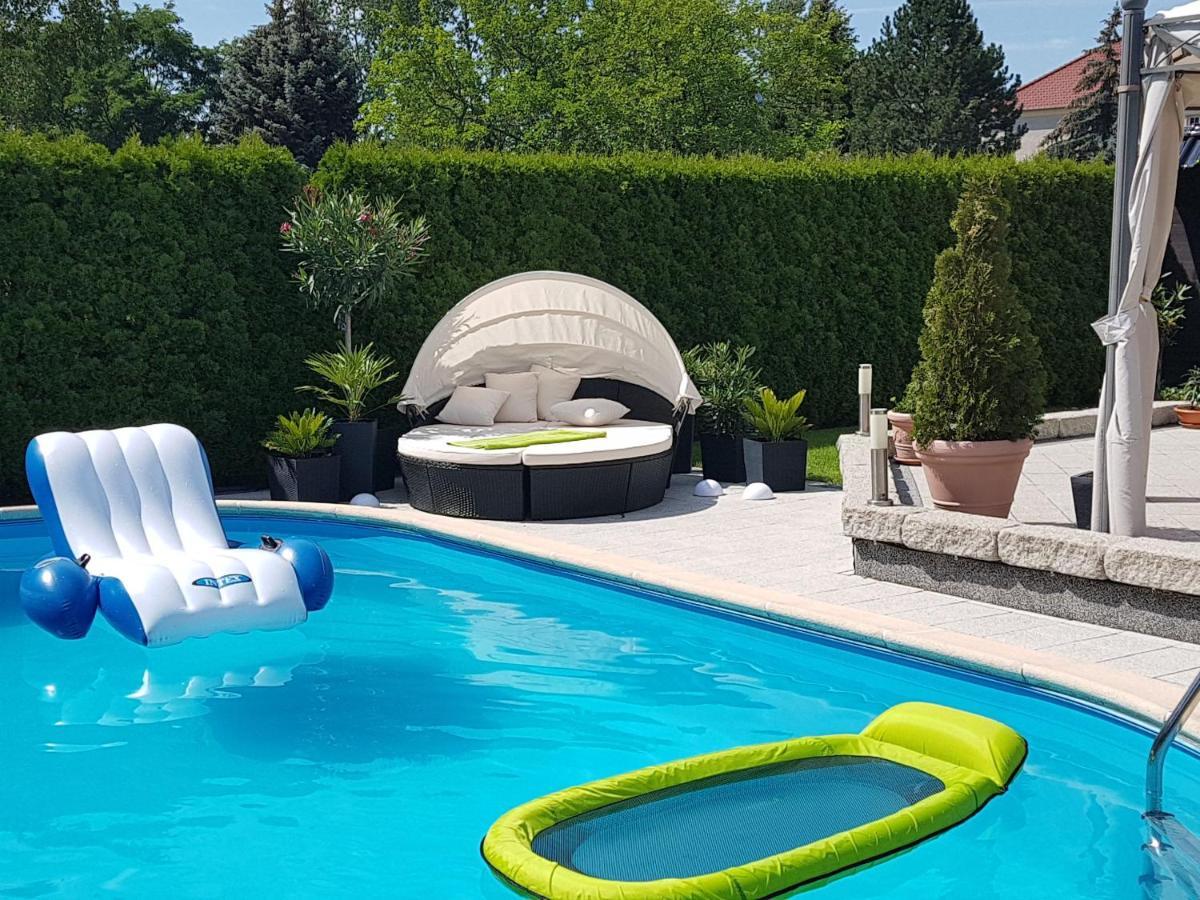 Gaestezimmer Im Bewohnten Efh Mit Pool Und Garten Ziltendorf المظهر الخارجي الصورة