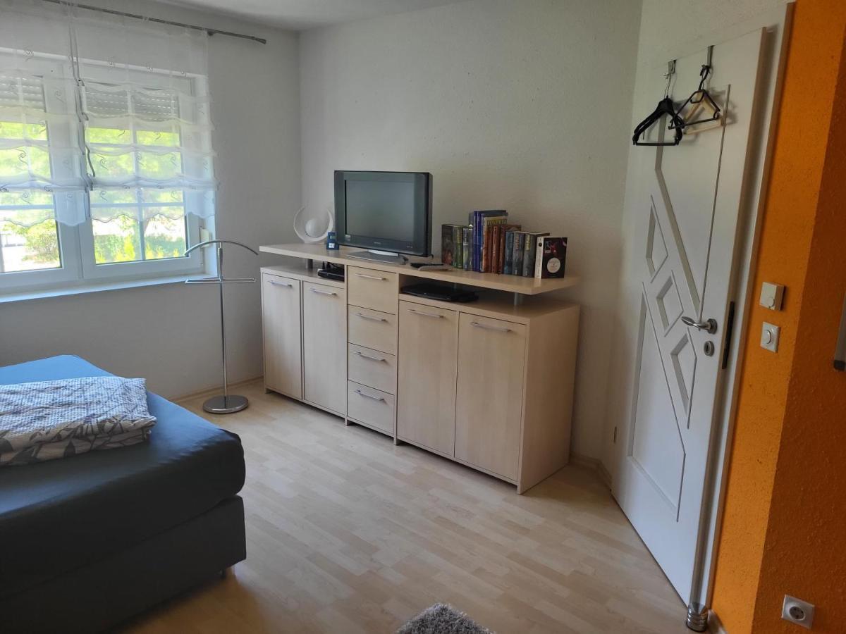 Gaestezimmer Im Bewohnten Efh Mit Pool Und Garten Ziltendorf المظهر الخارجي الصورة